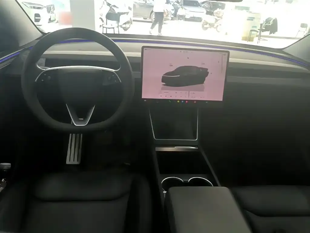 Tesla Model Y — фото 2
