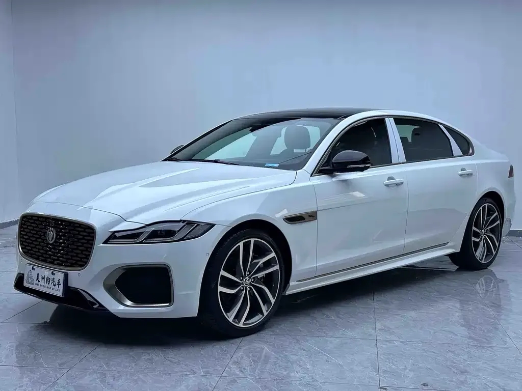 Jaguar XFL — фото 1