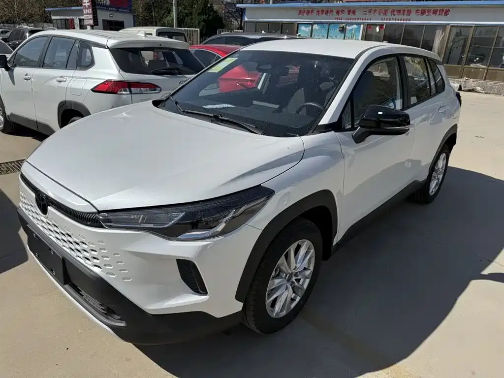 Toyota Corolla Cross — фото 1