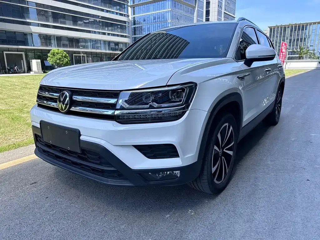 Volkswagen Tharu — фото 1