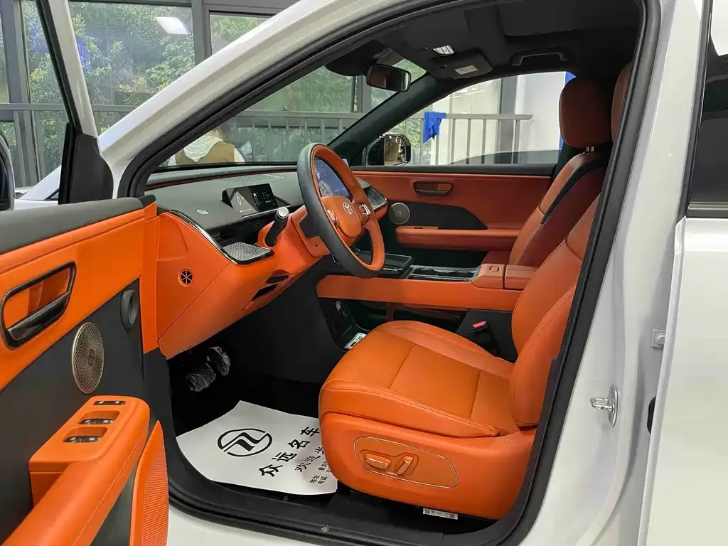 Toyota Platinum 3X 2025 из CN, фото 8