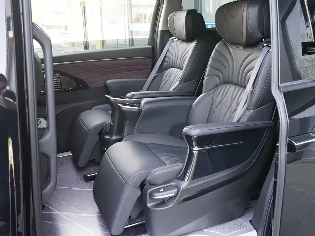 GAC Motor Trumpchi M8 — фото 10