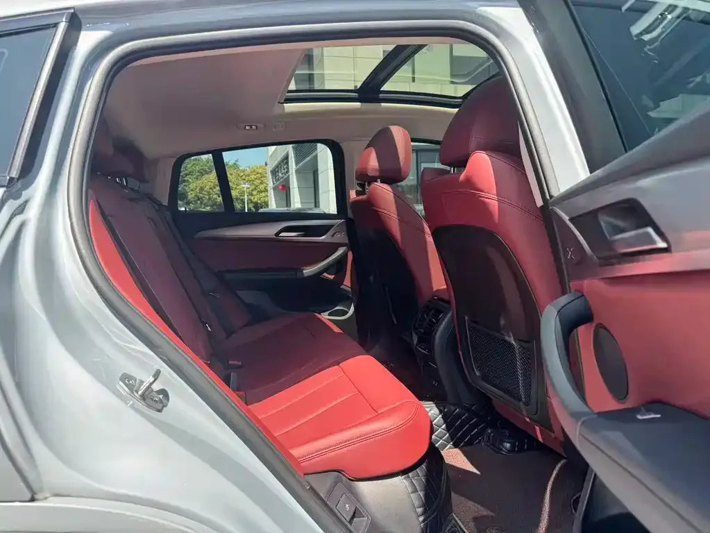 BMW X4 2022 из CN, фото 2