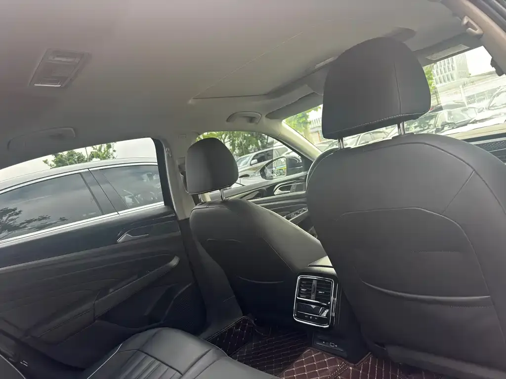 Volkswagen Passat — фото 4