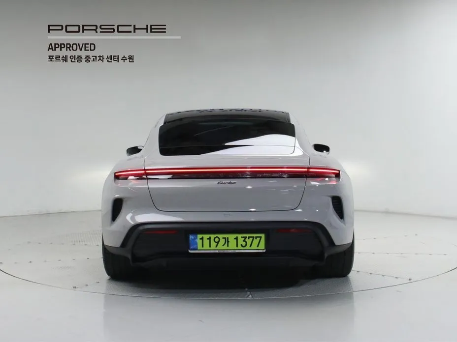Porsche Taycan 2025 из KR, фото 4