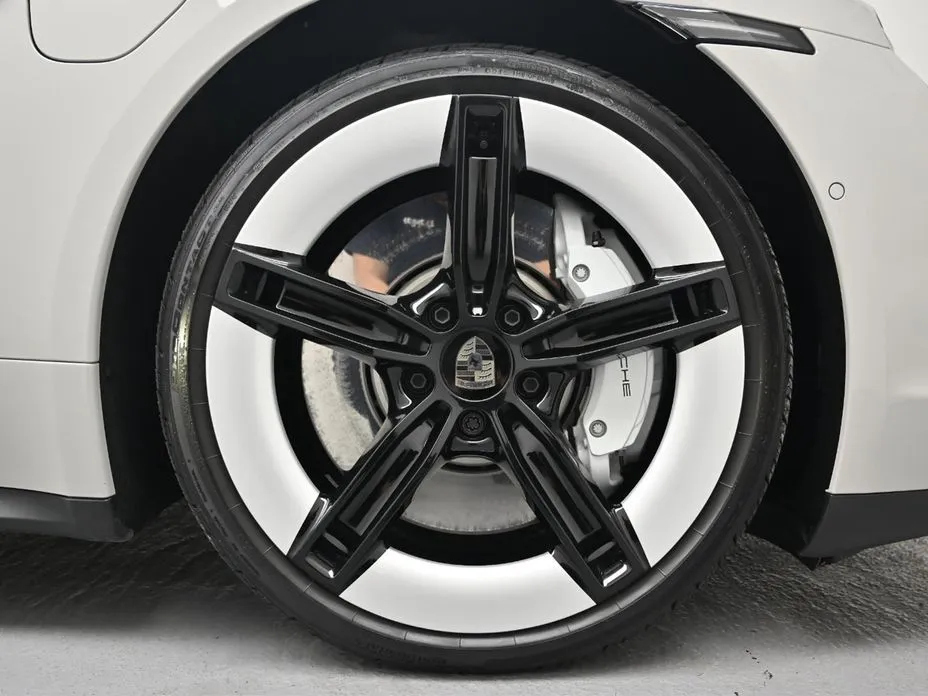 Porsche Taycan 2025 из KR, фото 7