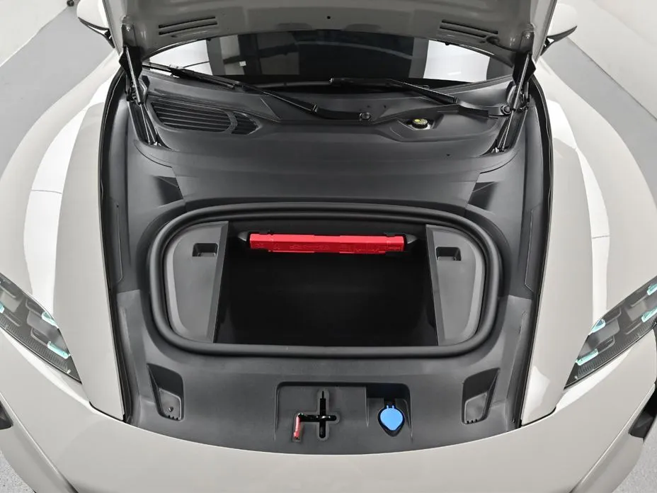 Porsche Taycan 2025 из KR, фото 5