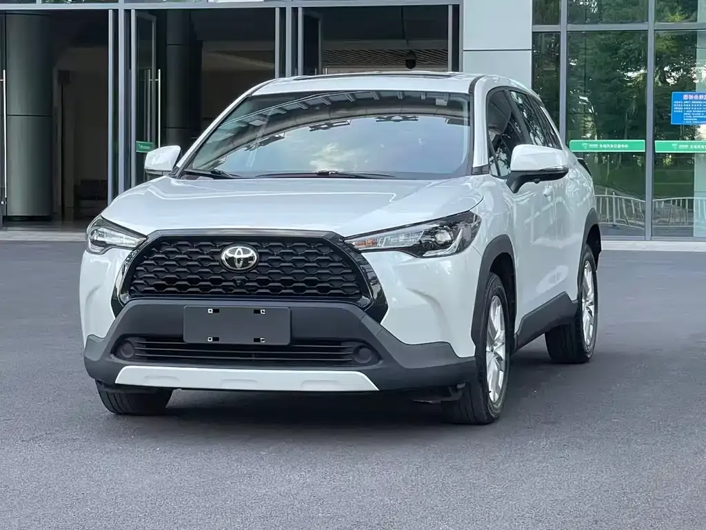 Toyota Corolla Cross — фото 1