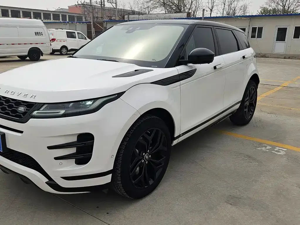 Land Rover Evoque — фото 1