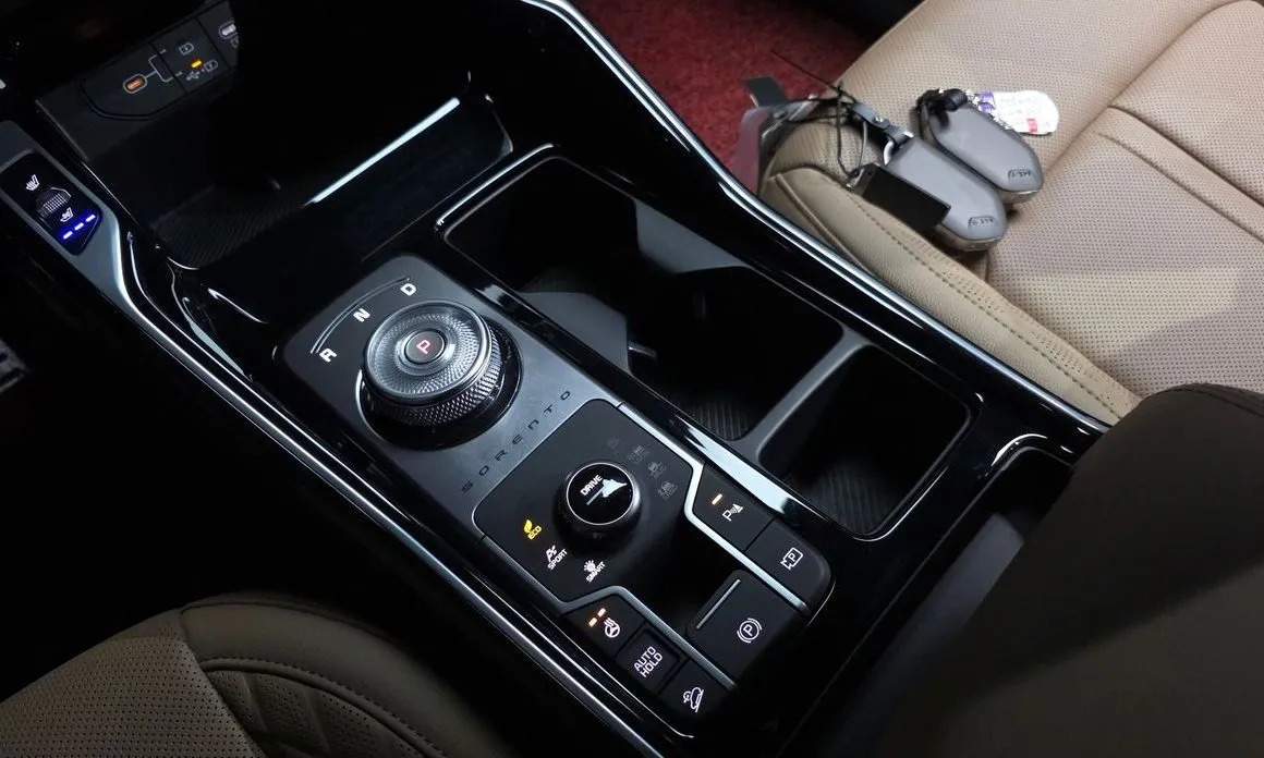 Kia Sorento — фото 9