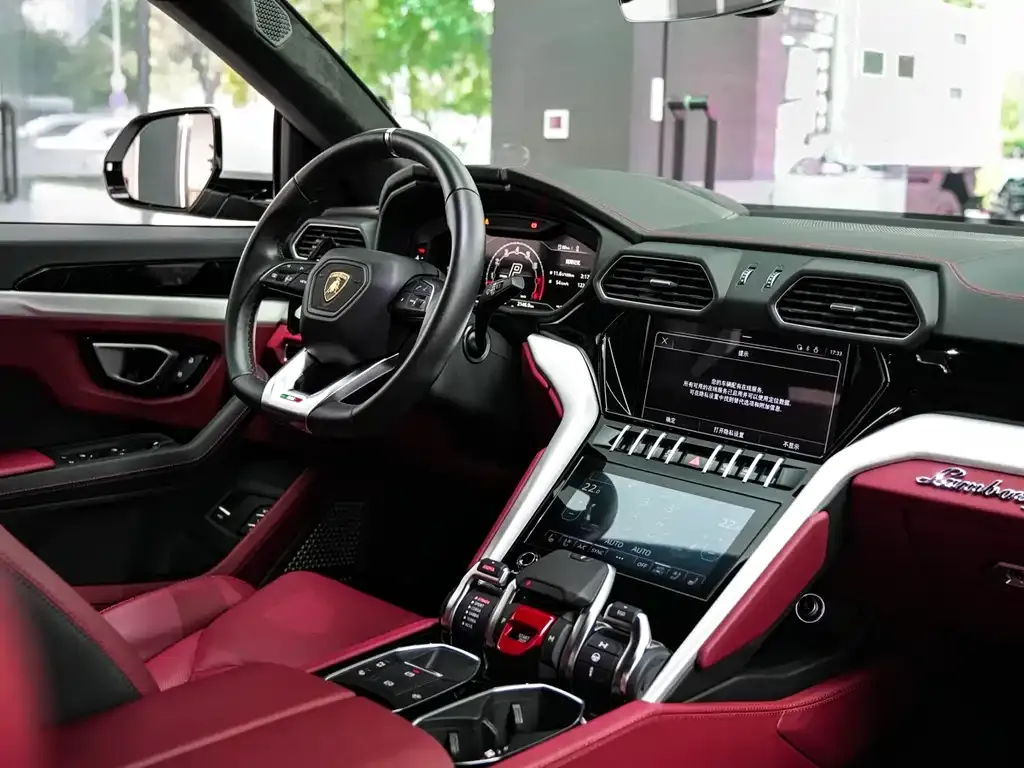 Lamborghini Urus — фото 9