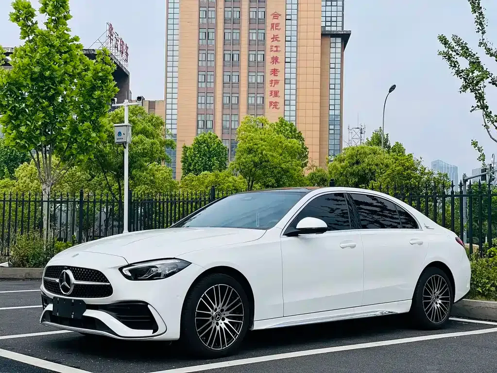 Mercedes-Benz C-Class — фото 1