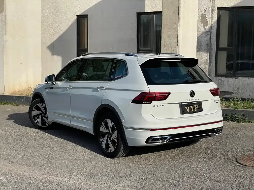 Volkswagen Tiguan L — фото 8