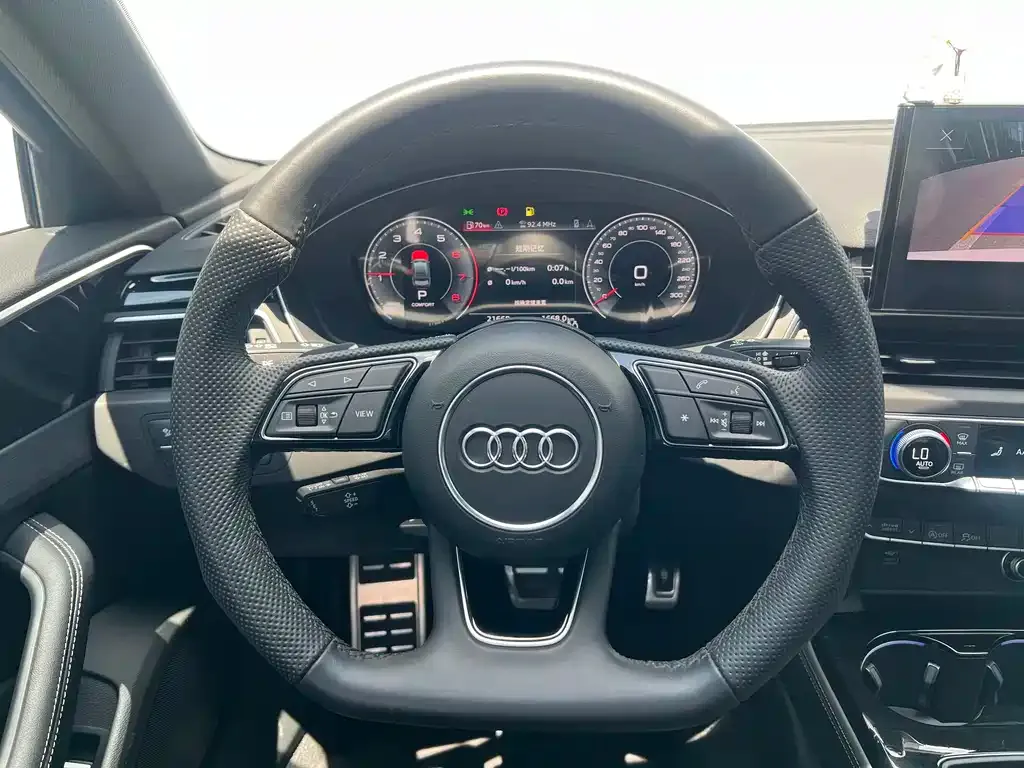 Audi A4L — фото 10