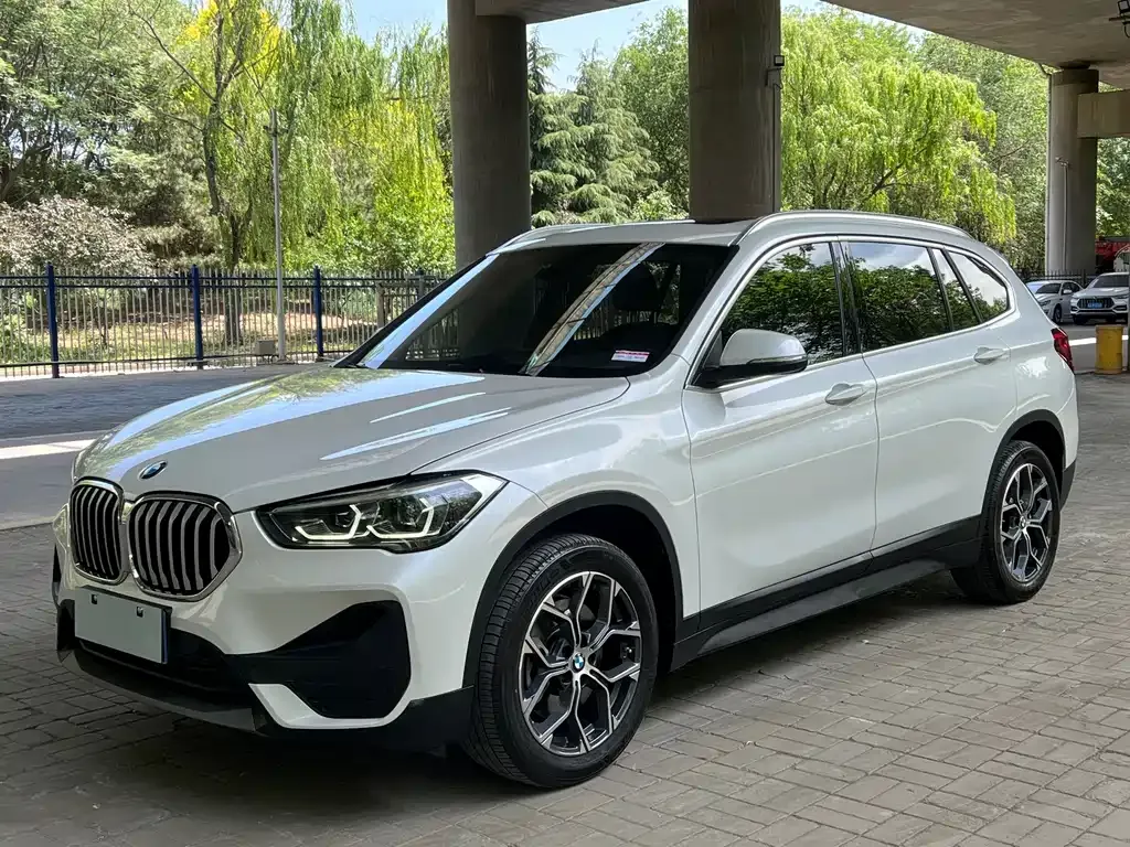 BMW X1 — фото 1
