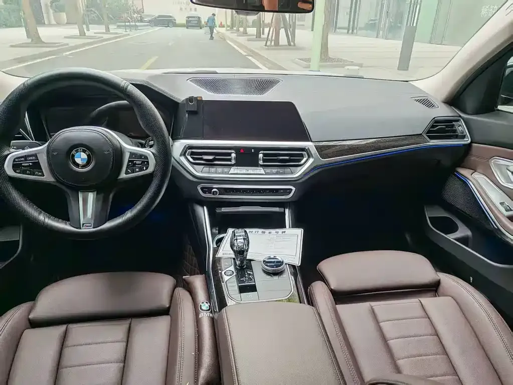 BMW 3 Series 2021 из CN, фото 2