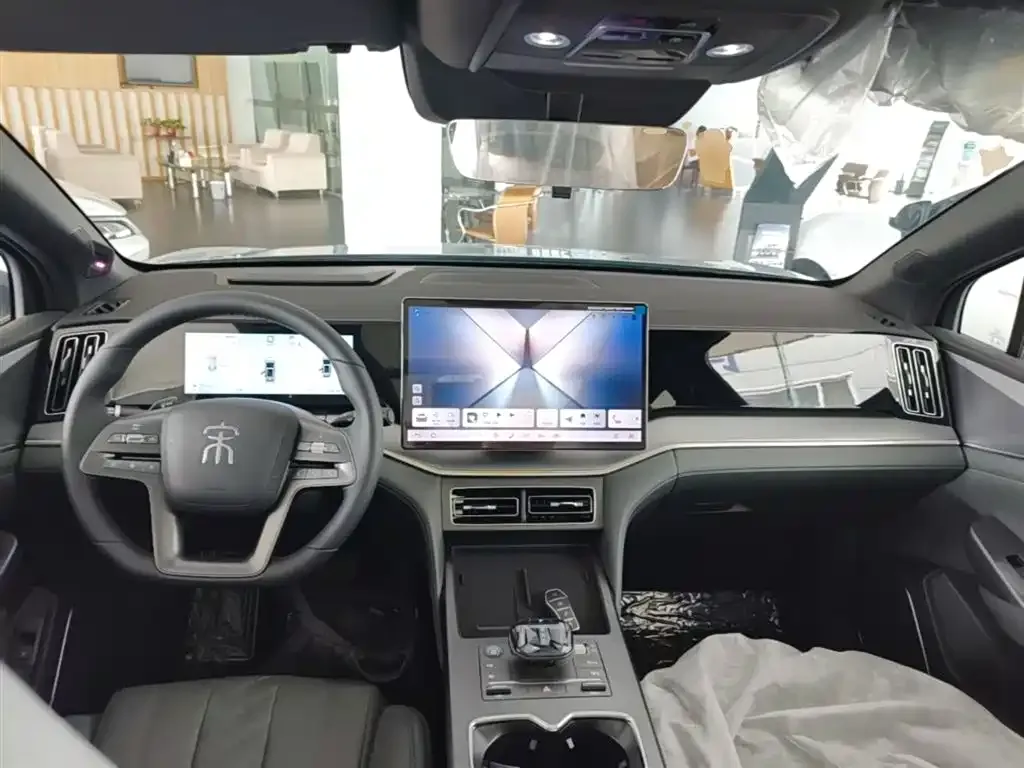 BYD L DM-i — фото 6