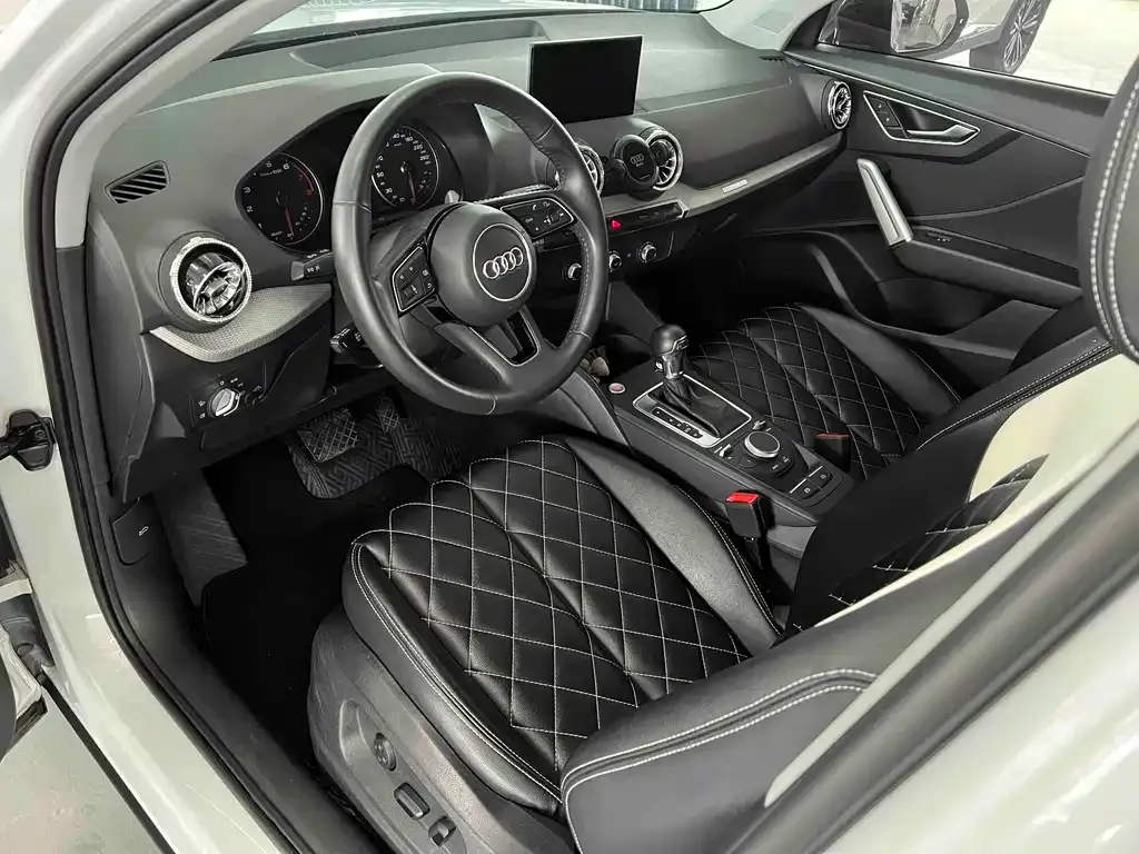 Audi Q2L 2021 из CN, фото 2