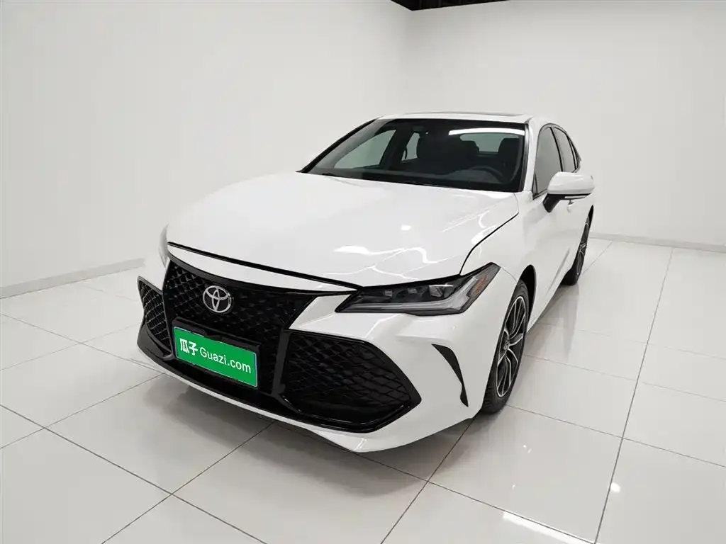 Toyota Avalon — фото 1