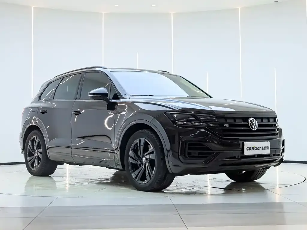 Volkswagen Touareg — фото 9