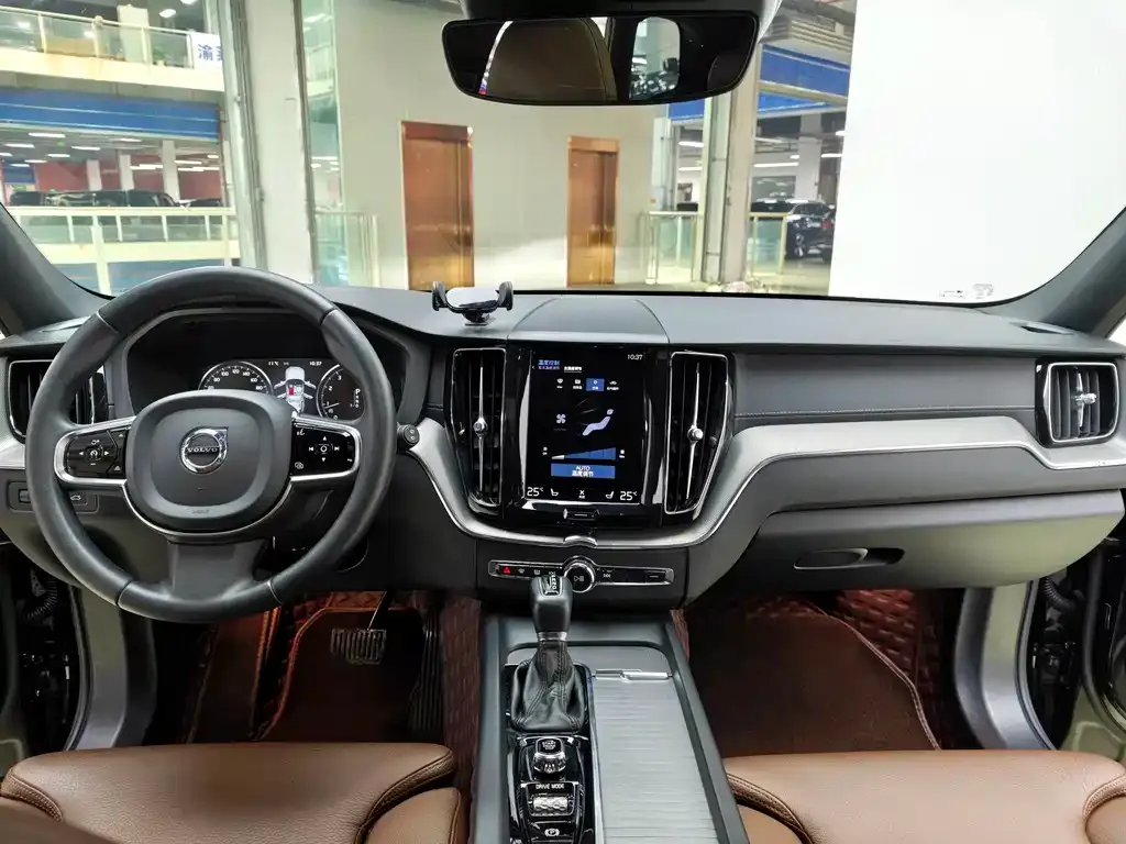 Volvo XC60 2021 из CN, фото 7
