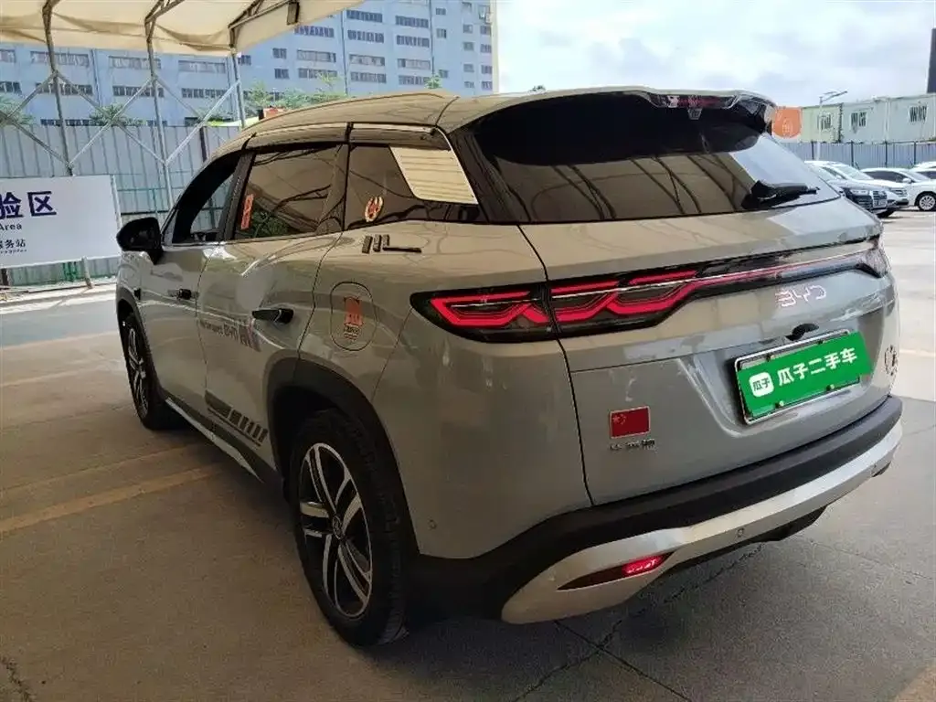 BYD L DM-i — фото 5