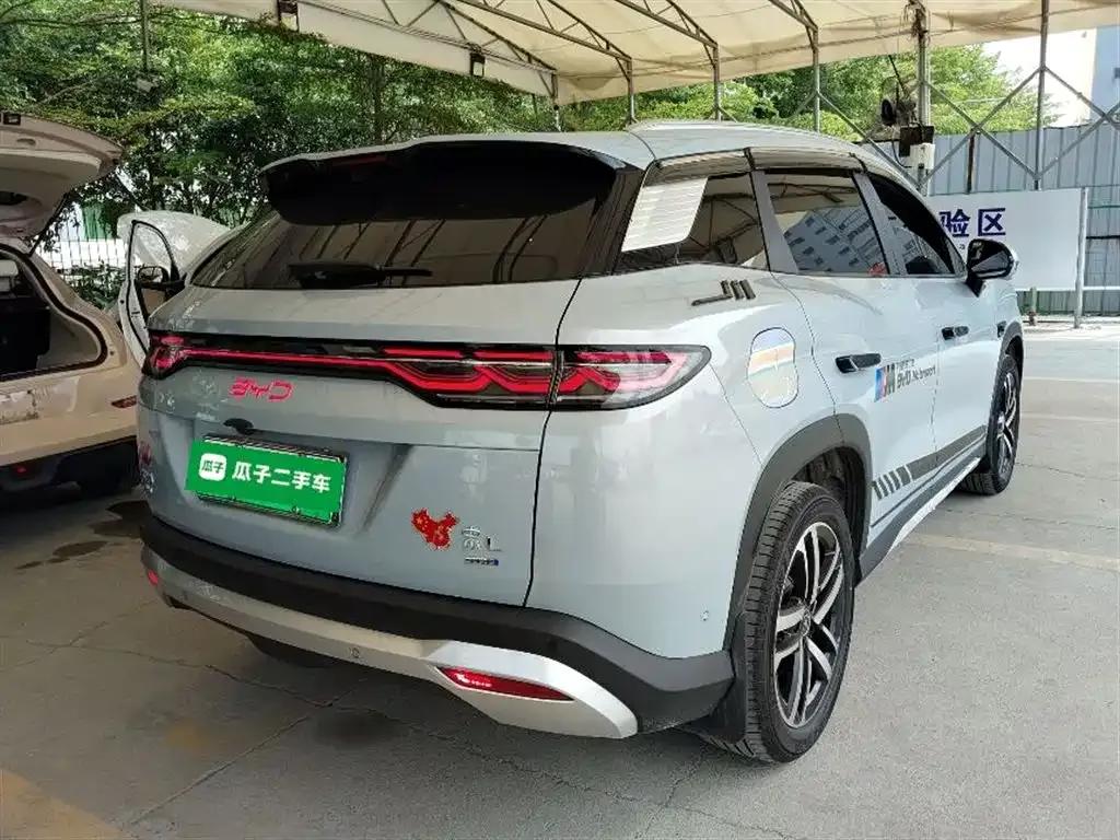 BYD L DM-i — фото 8