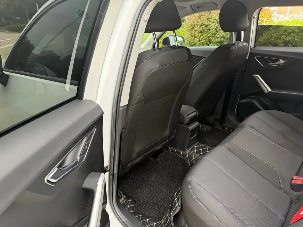 Audi Q2L 2021 из CN, фото 9