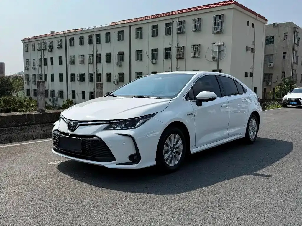 Toyota Corolla — фото 1