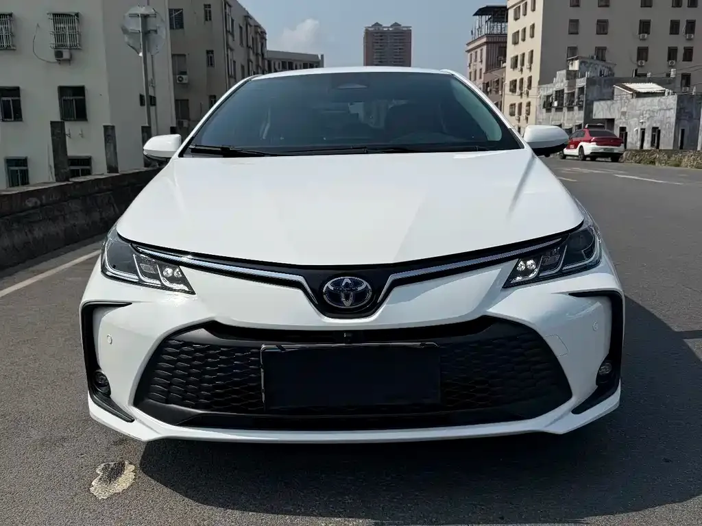 Toyota Corolla — фото 3
