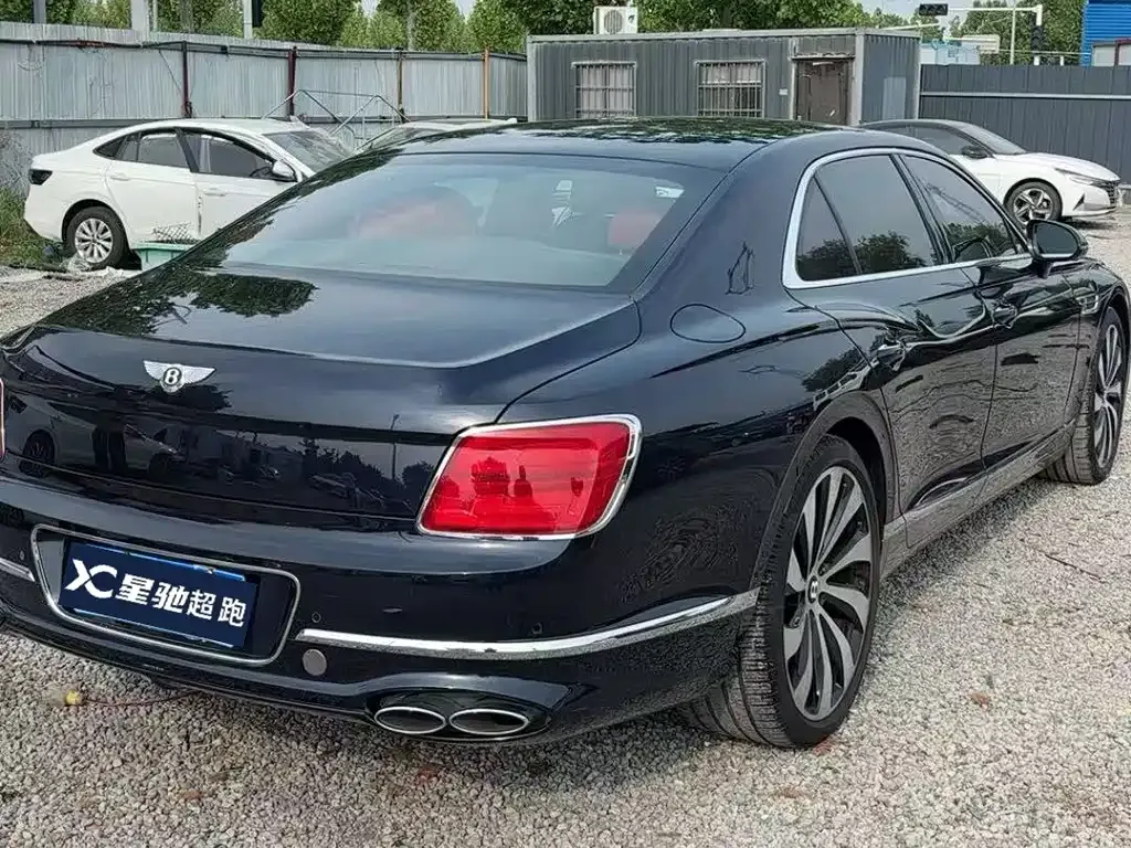 Bentley Flying Spur 2022 из CN, фото 6