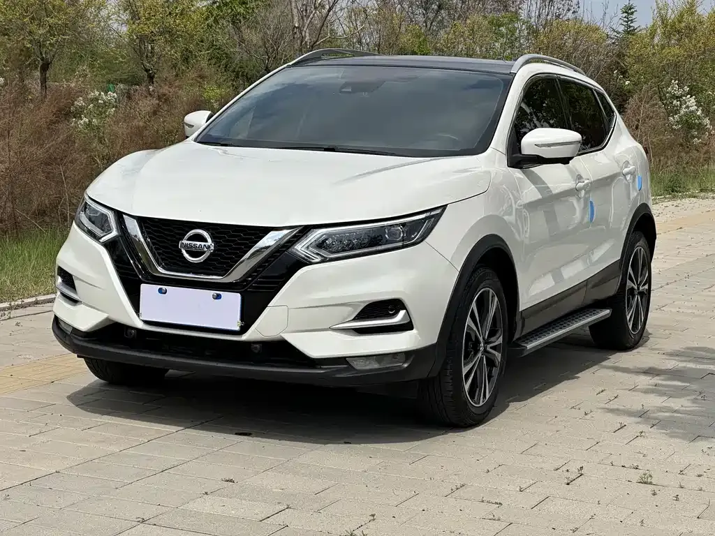 Nissan Qashqai — фото 1