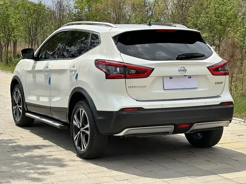 Nissan Qashqai — фото 9