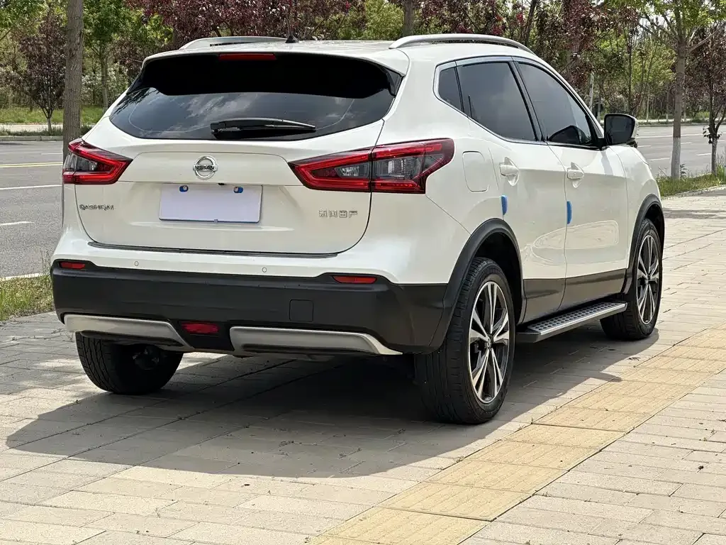 Nissan Qashqai — фото 7