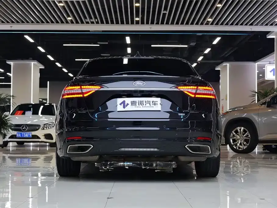 Ford Taurus 2021 из CN, фото 7