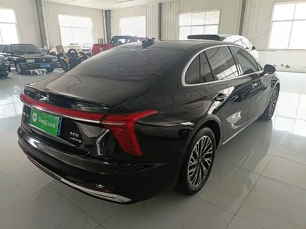 Hongqi H5 — фото 10