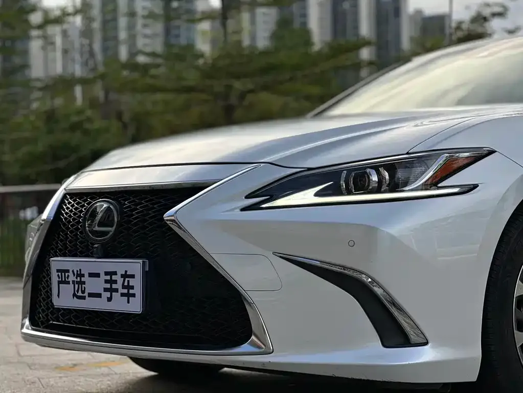 Lexus ES — фото 3