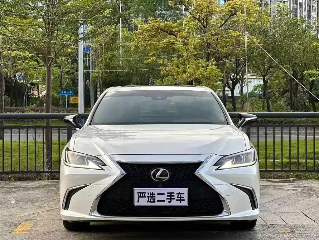 Lexus ES — фото 6