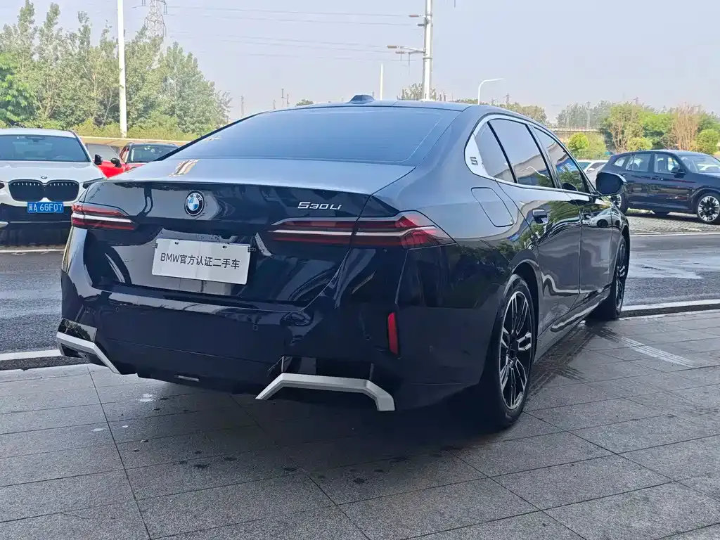 BMW 5 Series — фото 10