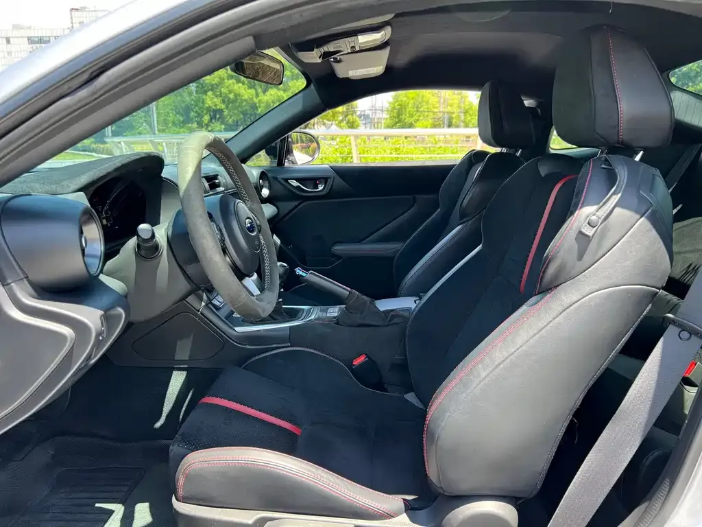 Subaru BRZ 2023 из CN, фото 2