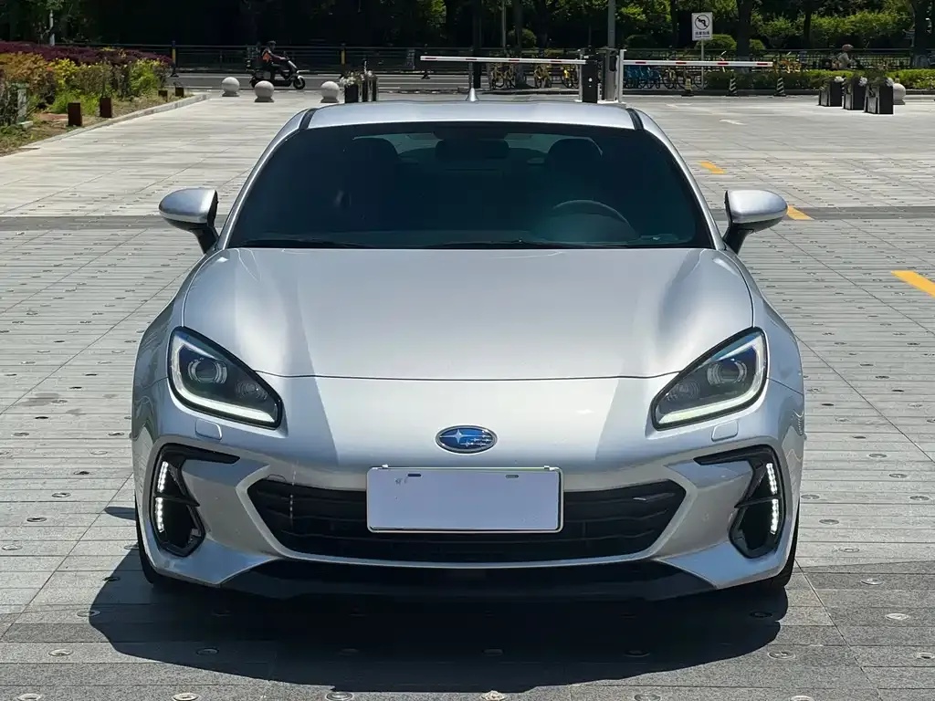 Subaru BRZ 2023 из CN, фото 4