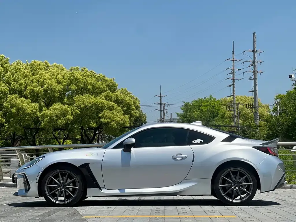 Subaru BRZ 2023 из CN, фото 7