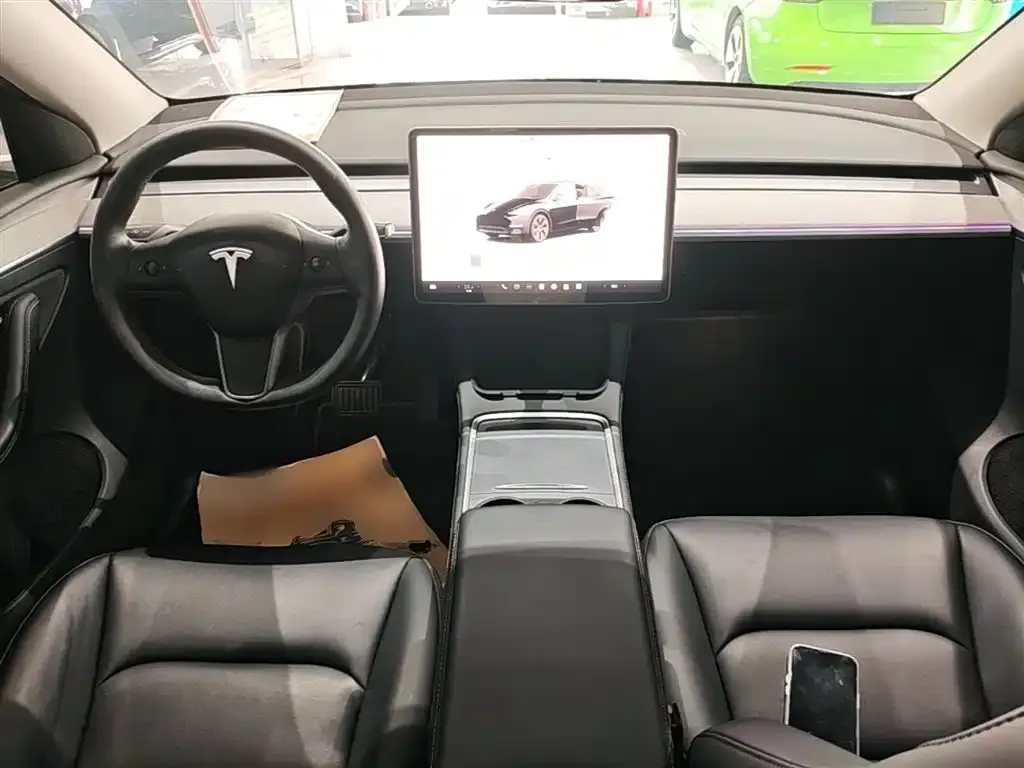 Tesla Model Y — фото 3