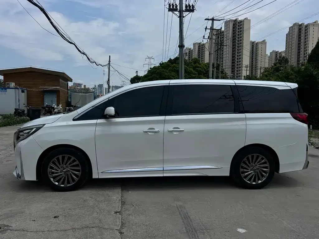 GAC Motor Trumpchi M8 — фото 10