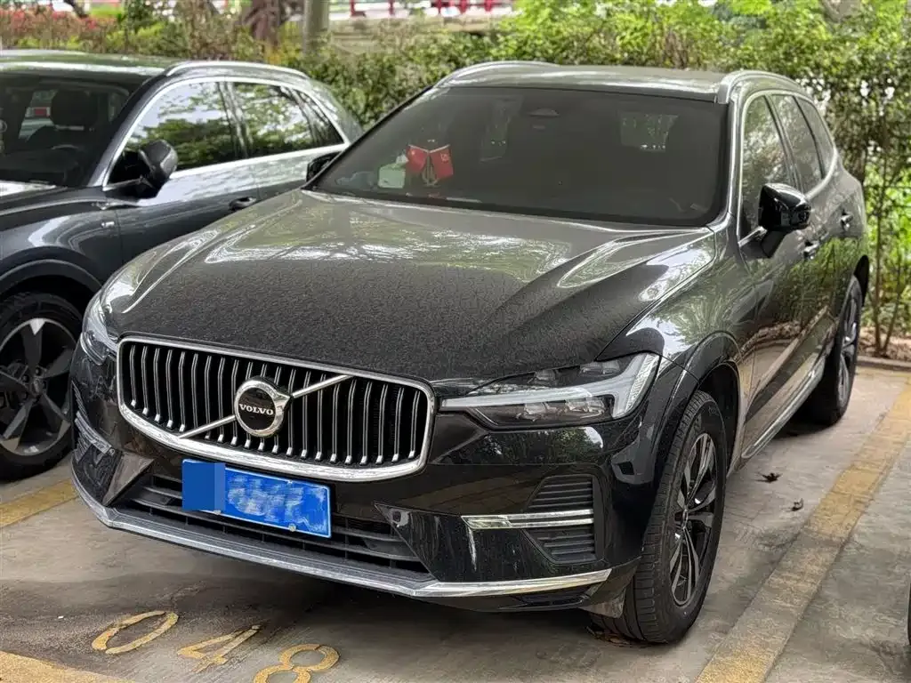 Volvo XC60 — фото 1