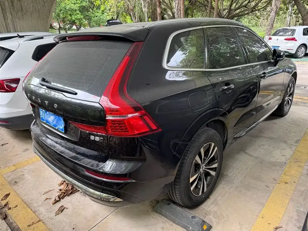 Volvo XC60 — фото 8
