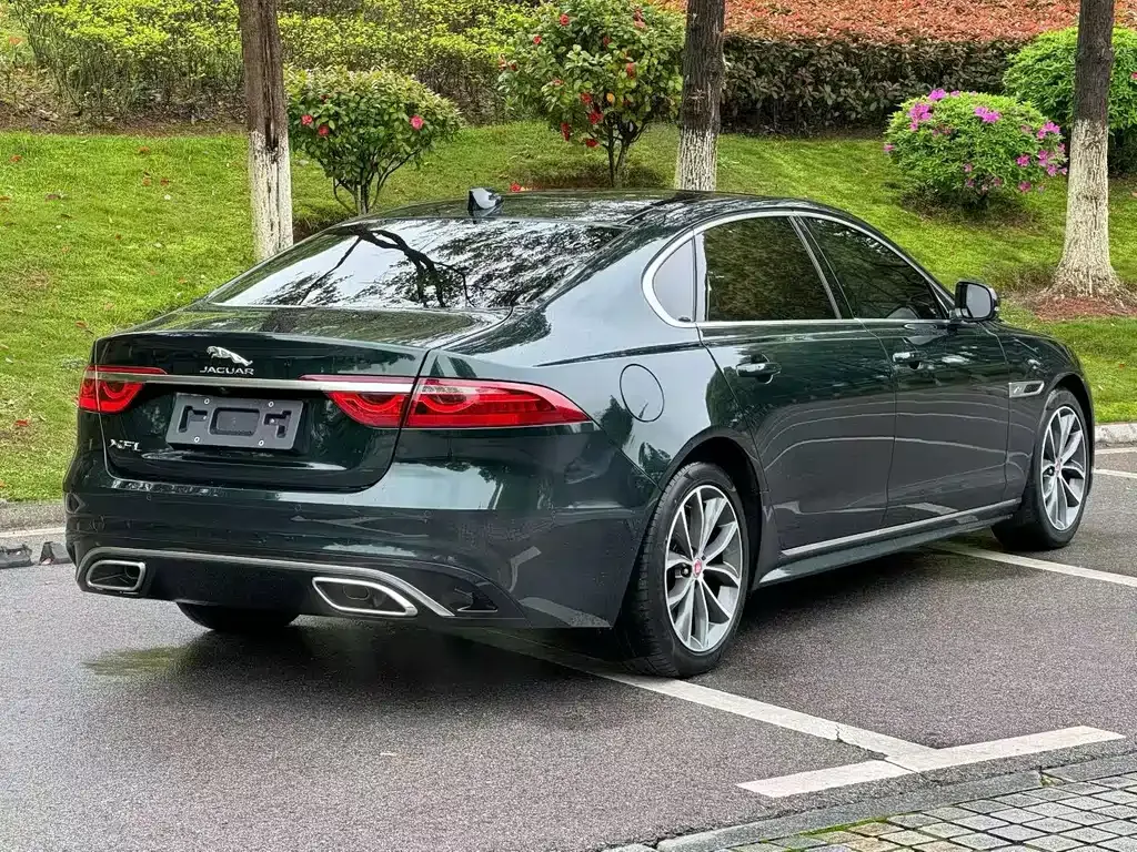 Jaguar XFL — фото 7