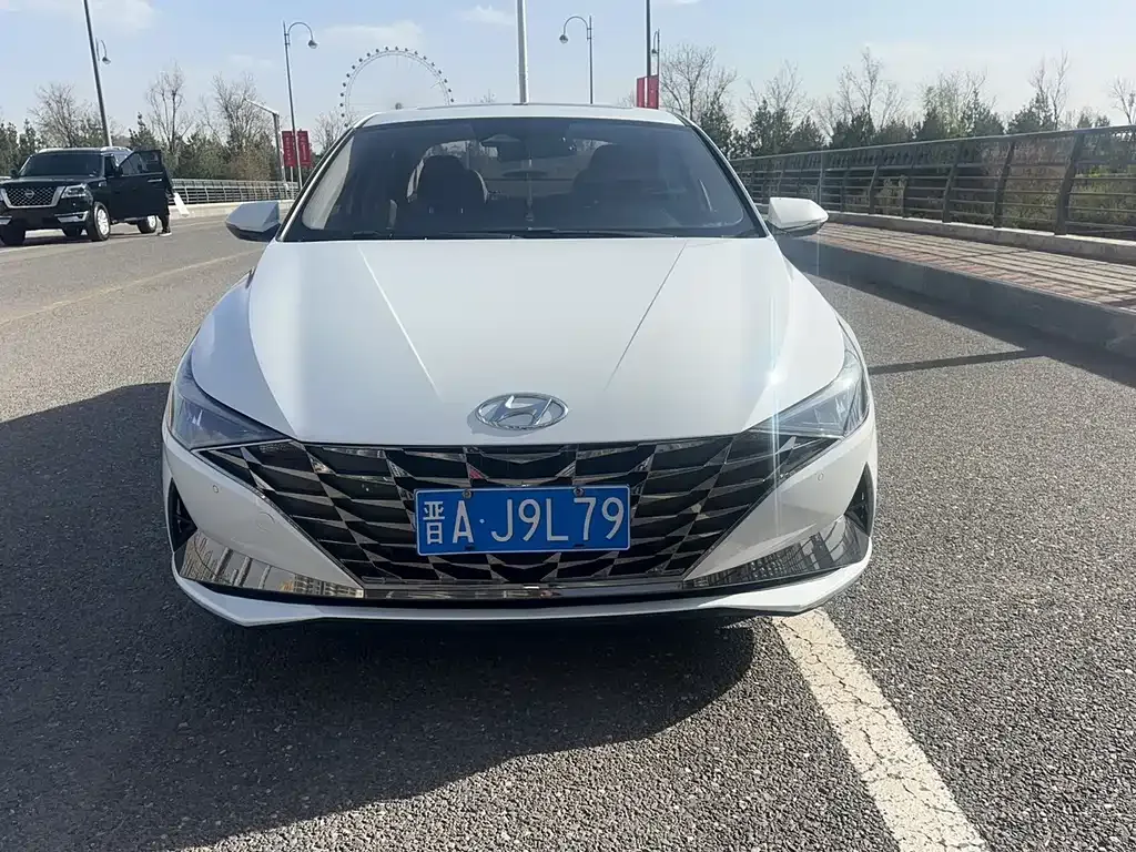 Hyundai Elantra — фото 9