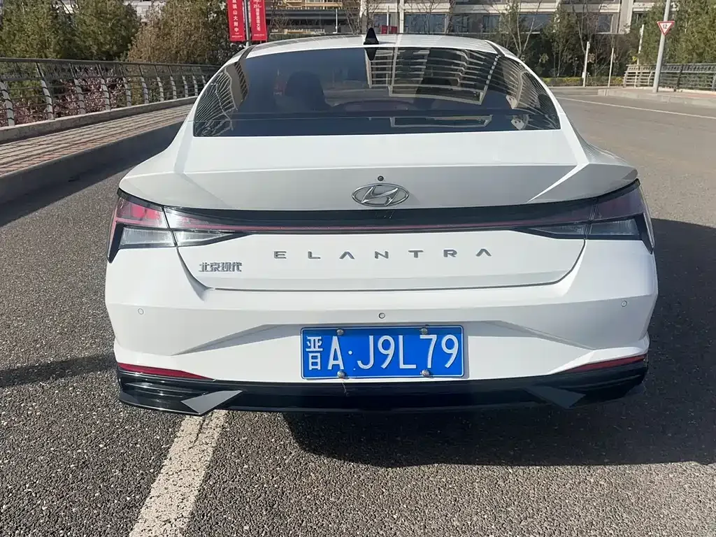 Hyundai Elantra — фото 7