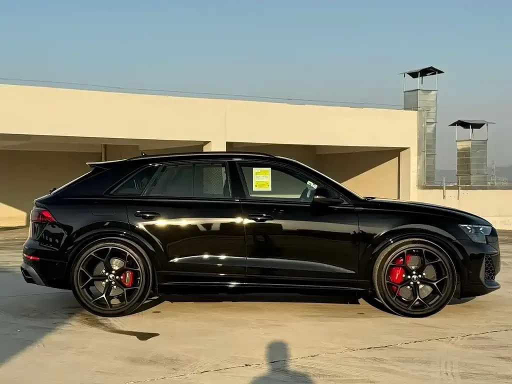 Audi RS Q8 2025 из CN, фото 2